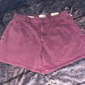 NWT! Universal Threads Vintage Stretch Midi Shorts Size 10 Burgundy